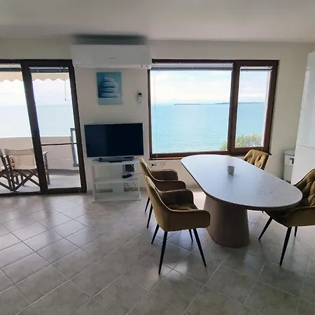 아파트 под наем 4-стаен с изумителна фронтална гледка море, Sun Coast влас 스베티 블라스