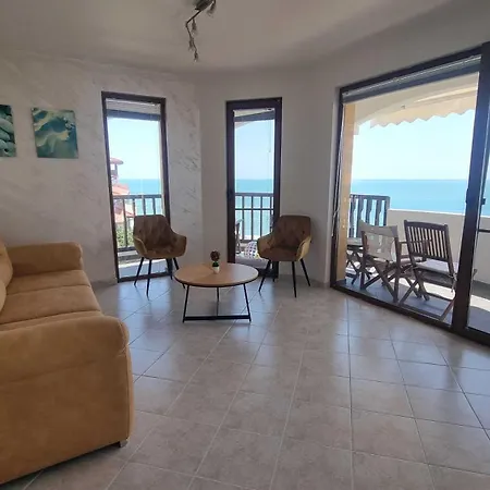 под наем 4-стаен с изумителна фронтална гледка море, Sun Coast влас