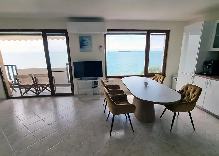 公寓 под наем 4-стаен с изумителна фронтална гледка море, Sun Coast влас 圣弗拉斯