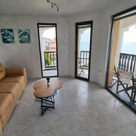 شقة под наем 4-стаен с изумителна фронтална гледка море, Sun Coast влас