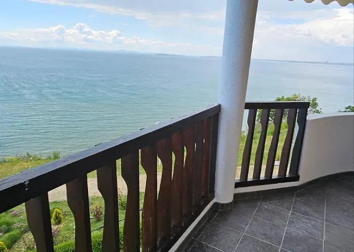 Apartamento под наем 4-стаен с изумителна фронтална гледка море, Sun Coast влас