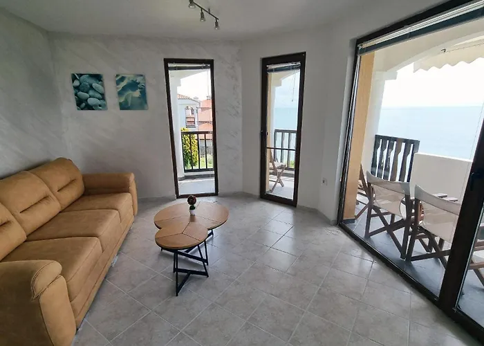 Apartamento под наем 4-стаен с изумителна фронтална гледка море, Sun Coast влас