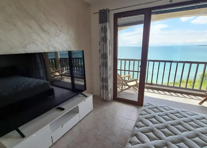 Apartamento под наем 4-стаен с изумителна фронтална гледка море, Sun Coast влас *