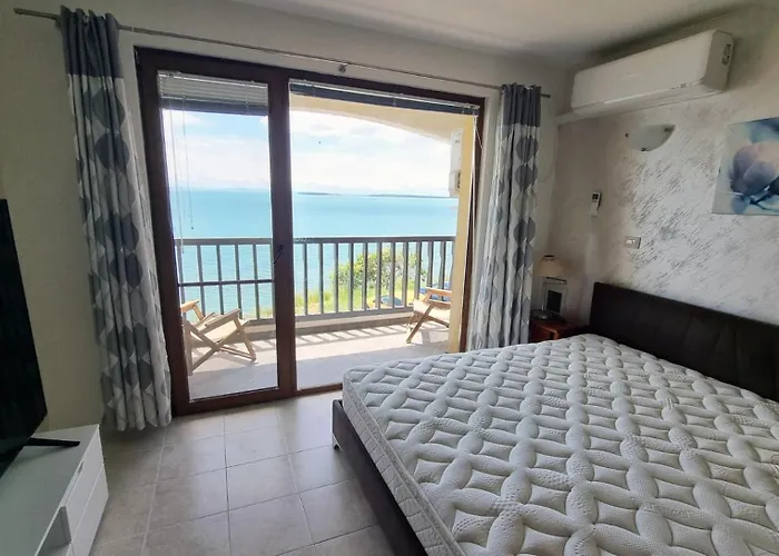 Apartamento под наем 4-стаен с изумителна фронтална гледка море, Sun Coast влас Sveti Vlas