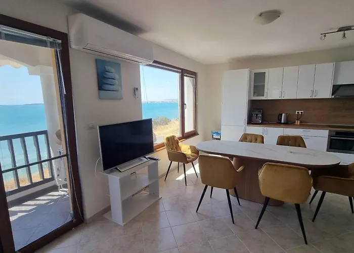 Apartamento под наем 4-стаен с изумителна фронтална гледка море, Sun Coast влас Sveti Vlas